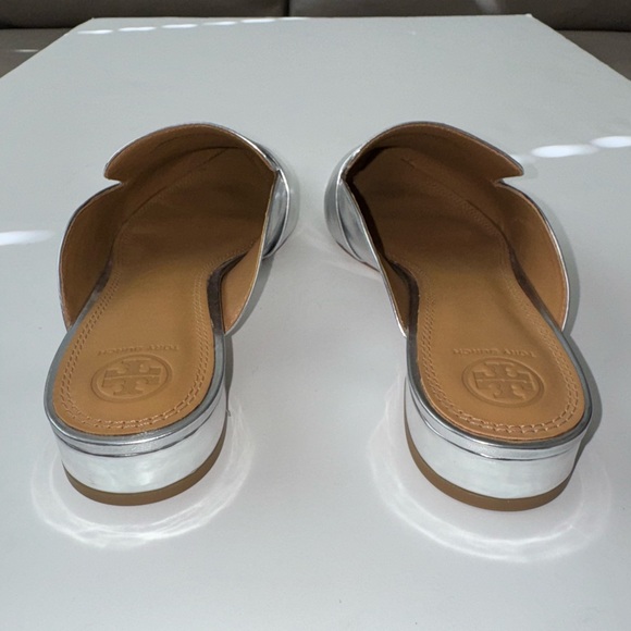 NWOB Tory Burch Metallic Silver Mules - Picture 5 of 8